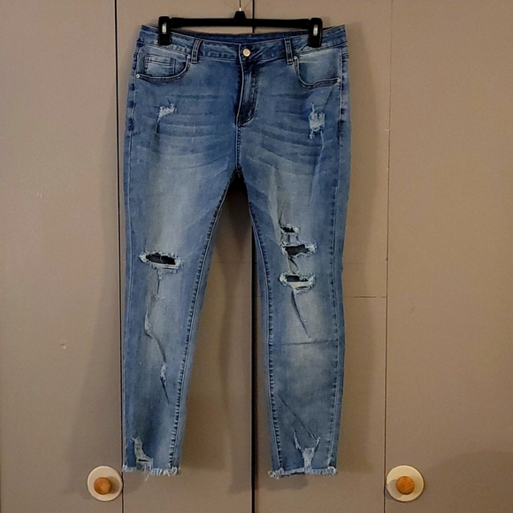 Denim - XL Distressed skinny jeans